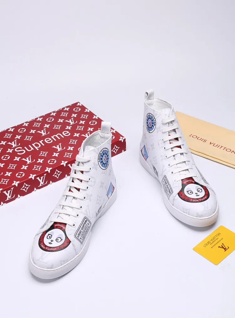 Factory price: 400💰 [LV] Animal series limited edition high-top sports shoes for men, L classic print, new autumn and winter style, original replica, 1:1 Counter quality, the fabric is Italian 🇮🇹 imported cowhide ➕🇮🇹 pure sheepskin lining ➕ original outsole, 🔍🔍 high quality, you can go in and out of the counter at will, welcome to compare, the outsole line will never be unglued, all sellers are welcome to sell in the picture above, can be shipped in one piece, code number: 38-44 (45 codes can be customized)